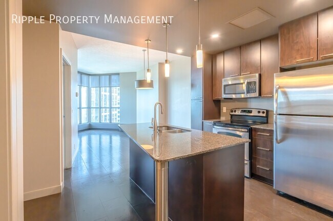 Building Photo - COZY 1 BED/ 1 BATH CONDO IN THE HEART OF D...