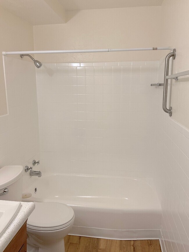 Foto del edificio - 1375 Everett Ct