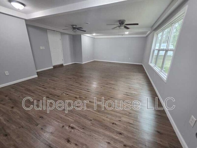 Foto del edificio - 3414 Forest Grove Dr