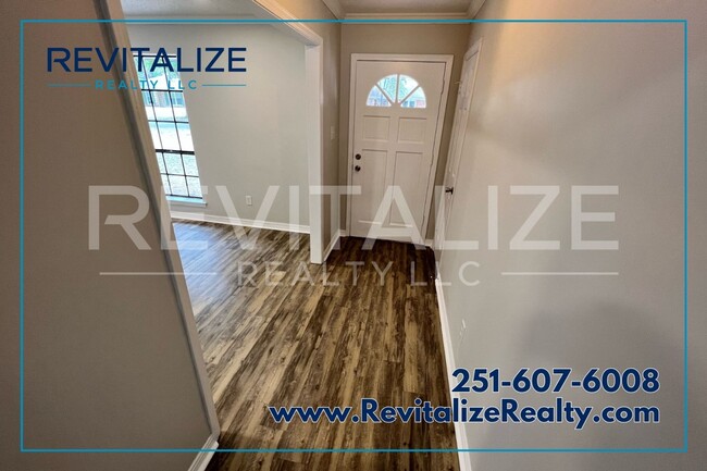 Building Photo - Fully renovated 3 Bedroom 2 Bathroom House...