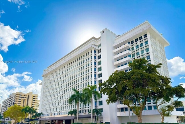 Building Photo - 700 Biltmore Way