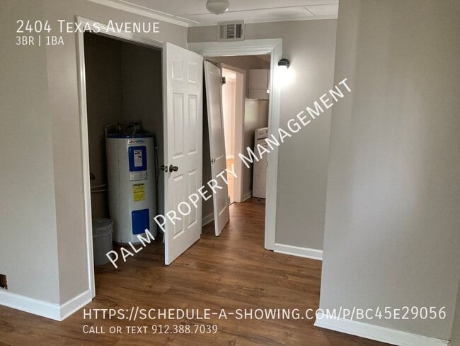 Building Photo - 2404 Texas Ave