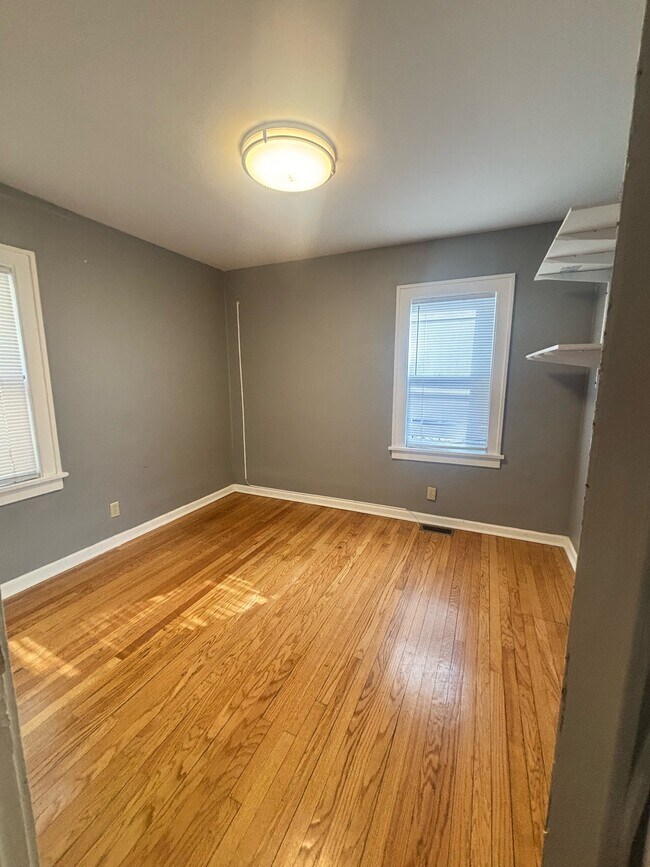 Foto del edificio - 1023 N Court St