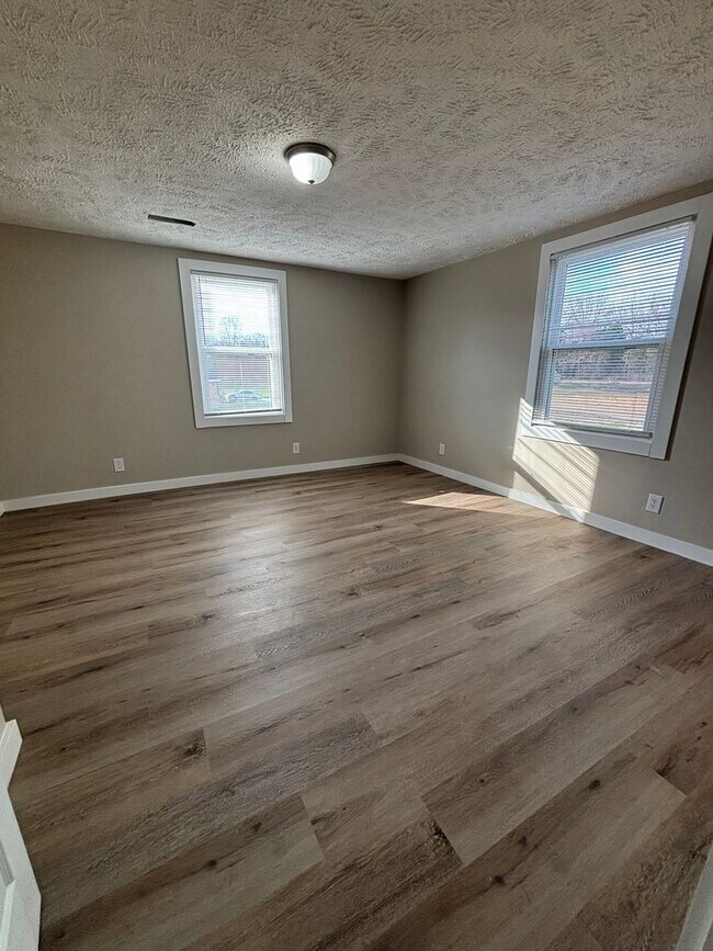 Foto del edificio - 224 Spring Creek Law Rd