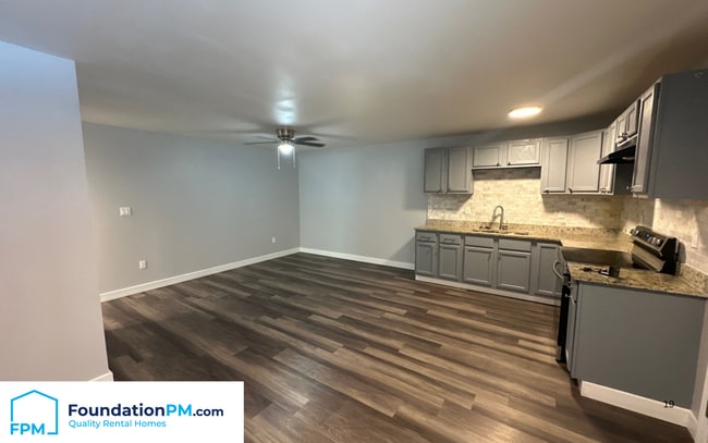 Building Photo - 2401 Alcy Manor Ln