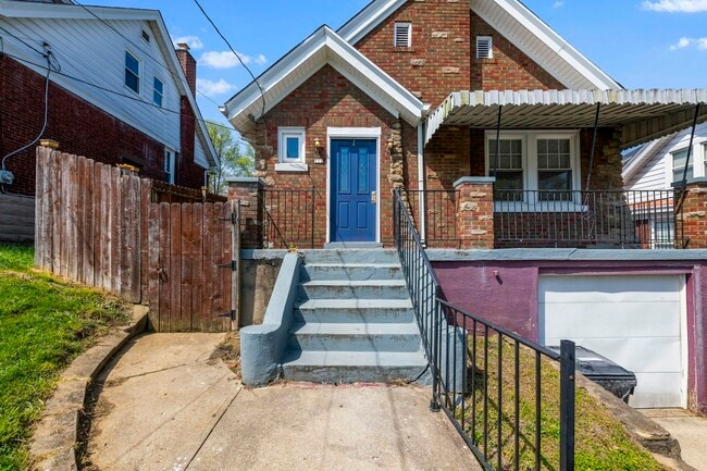 Building Photo - 717 Trenton Ave