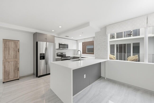 Foto del edificio - 714 NE 14th Ave