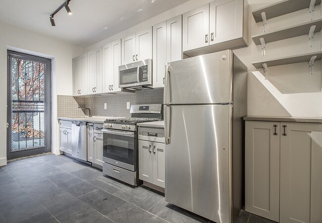 Foto del edificio - 322 E 151st St