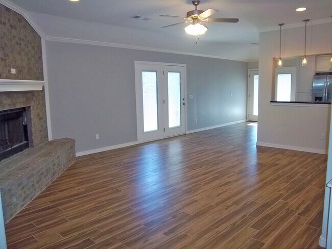 Building Photo - 9607 Perry Ave