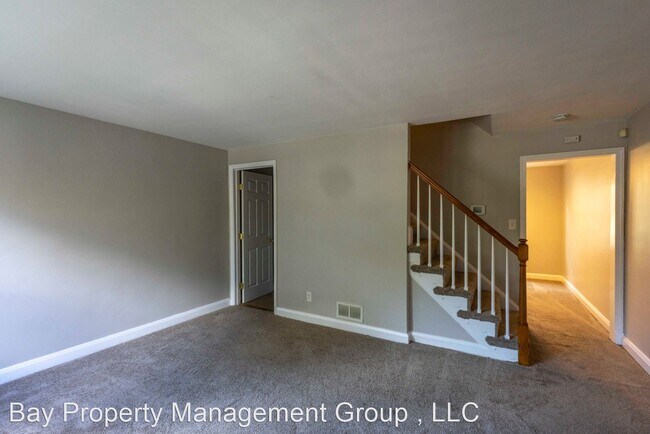 Building Photo - 2 br, 1 bath House - 746 Yale Avenue