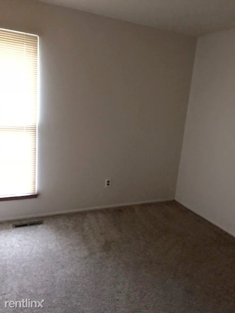 Building Photo - 2 br, 1 bath House - 9656 Elm St