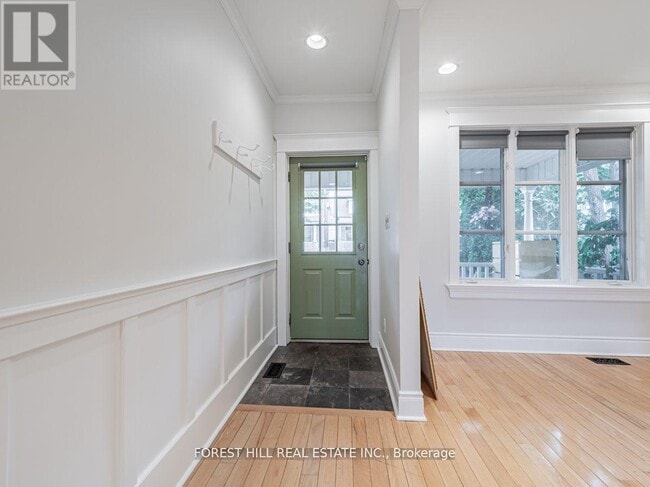 Building Photo - 256 Beatrice St