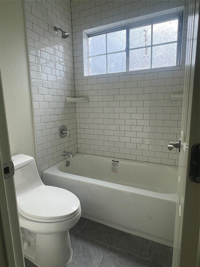 Foto del edificio - 5404 Martin Ave