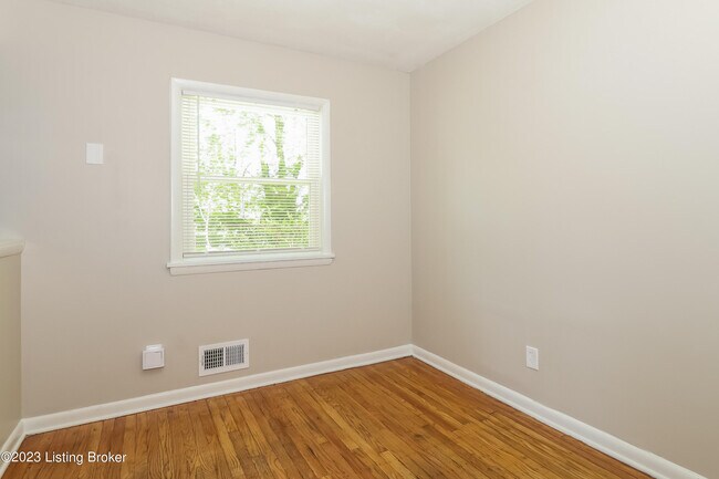 Building Photo - 303 Elk River Dr