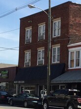 Building Photo - 126 E Broad St