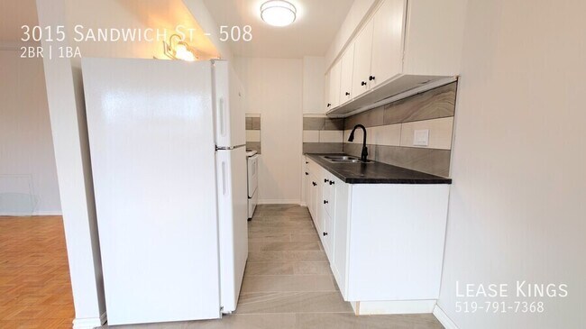 Building Photo - 3015 Sandwich St.