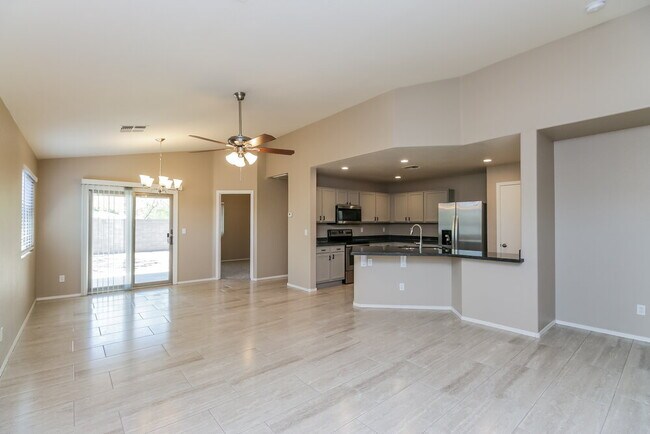 Foto del edificio - 10441 E Bonnell St
