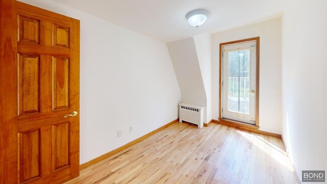 Building Photo - 317 W 107th St