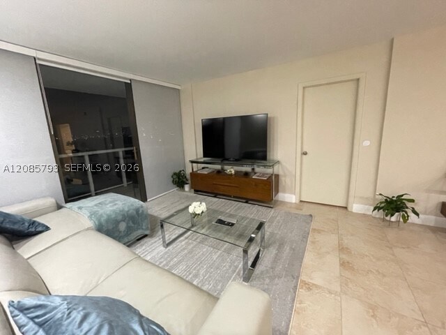 Foto del edificio - 3625 N Country Club Dr