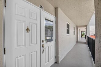 Building Photo - 3425 Via Poinciana