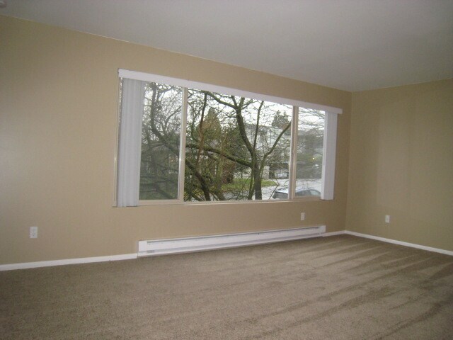 Building Photo - Bright & Updated 1-Bedroom, 1-Bath Unit with Modern Finishes