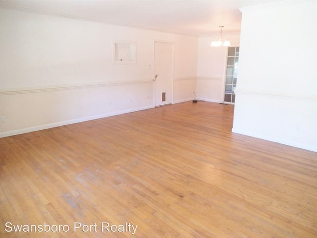 Building Photo - 3 br, 1.5 bath House - 205 Yaupon Drive