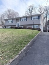 Building Photo - 12 Juniper Ln