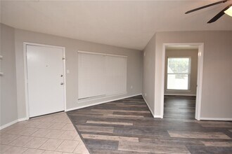 Building Photo - 909 FM 517 Rd E