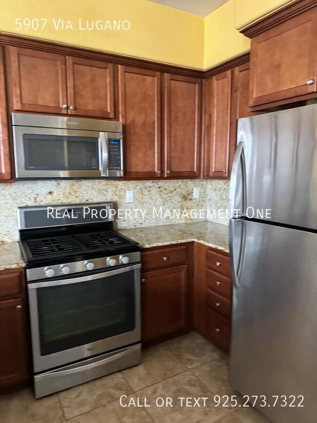 Building Photo - 5907 Via Lugano Via