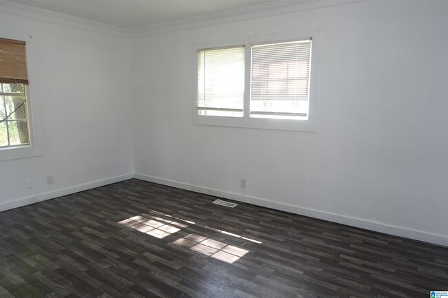 Building Photo - 1501 Carol Cir