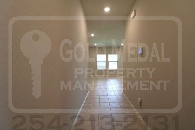 Building Photo - 5004 Karen Grn Dr