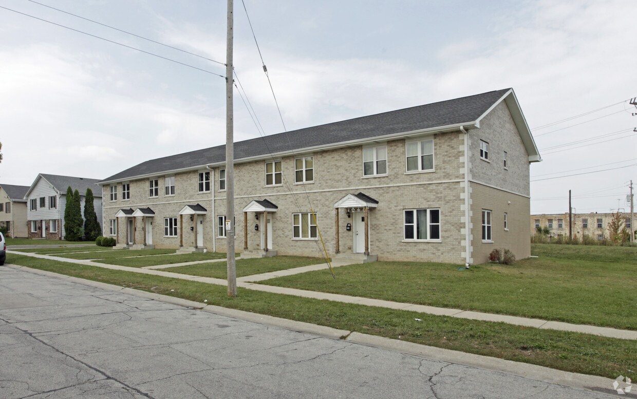 Primary Photo - 716 W Montana St