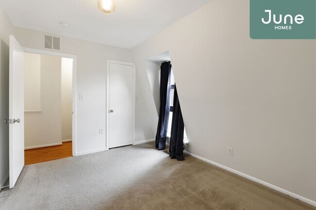 Building Photo - Full room in 5-bed/2.0-bath Home