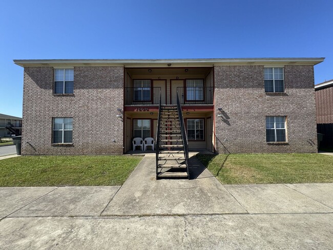 Building Photo - 1606 Dugger Cir