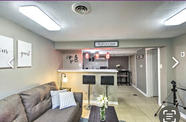 Living room - 5524 NE 58th St