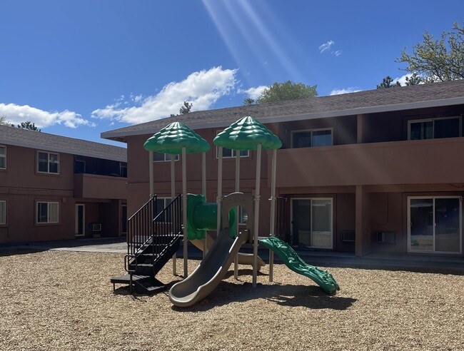 Building Photo - Parkside Gardens Apartments