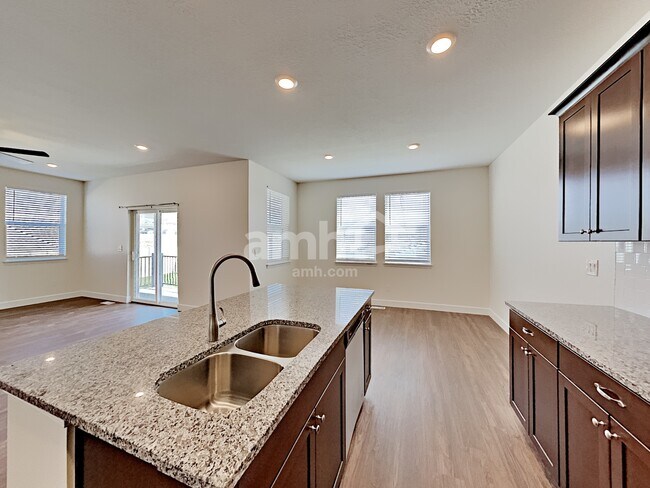 Foto del edificio - 2444 S Wild Horse Way