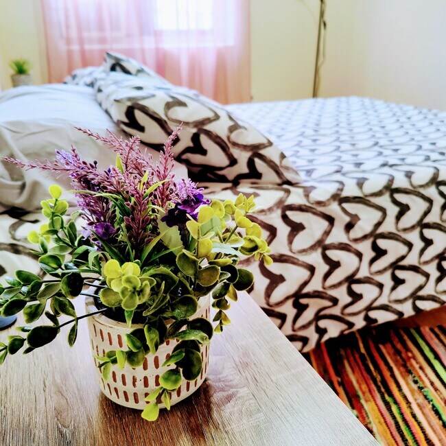 Foto del edificio - 2402 Dean St