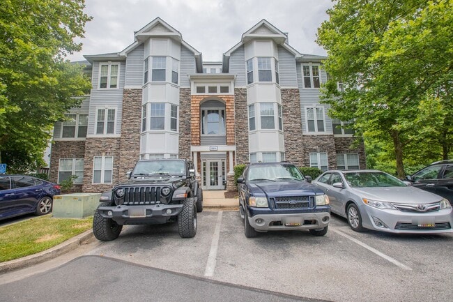 Building Photo - Charming 2 BR/2 BA Condo in Laurel!