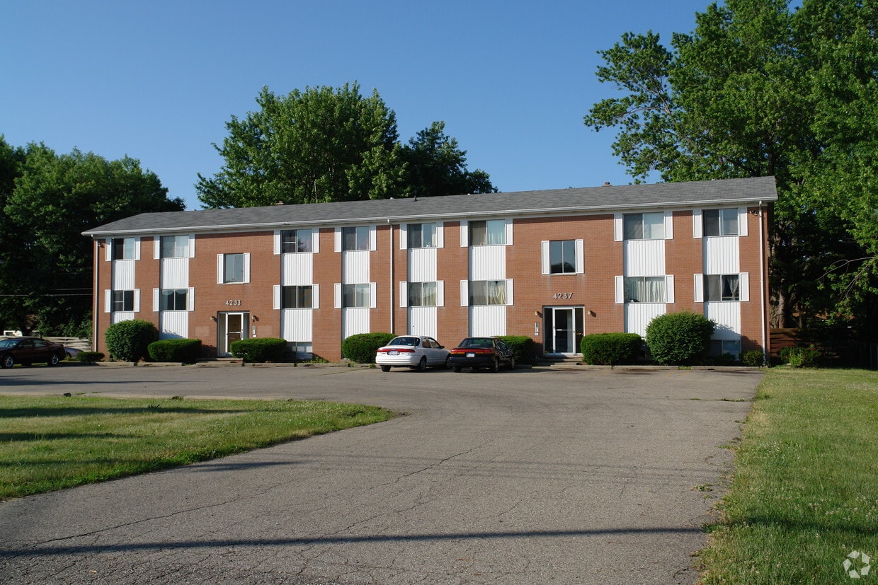 Fairlane Apartments Apartments in Lansing, MI