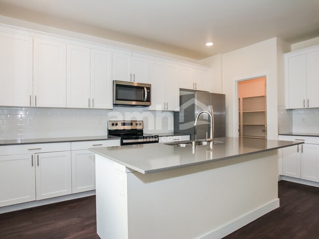 Building Photo - 7724 Verona Lp SW