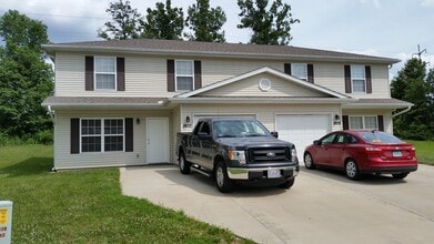 Building Photo - 3603 Zinnia Dr