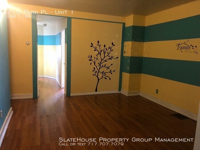 Foto del edificio - First floor two bedroom with fenced in yard