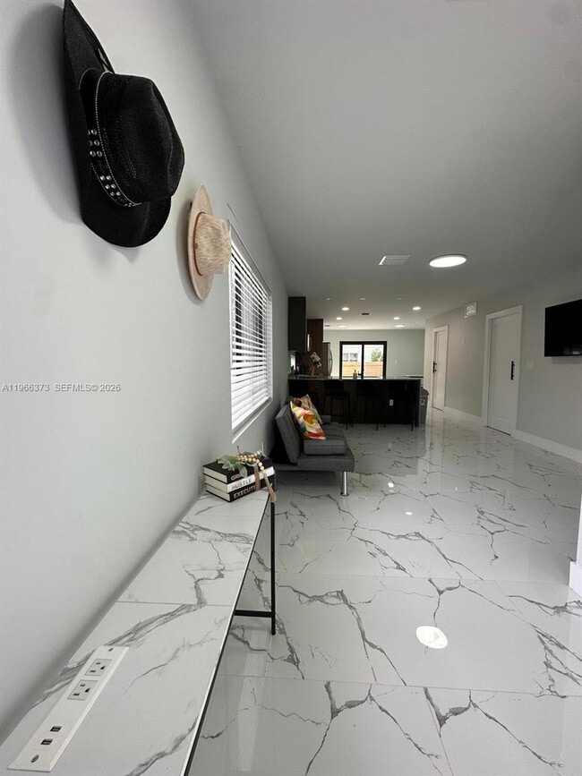 Foto del edificio - 1074 NW 61st St