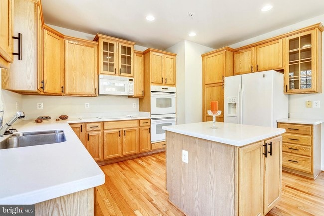 Building Photo - 18621 Hollow Crest Dr
