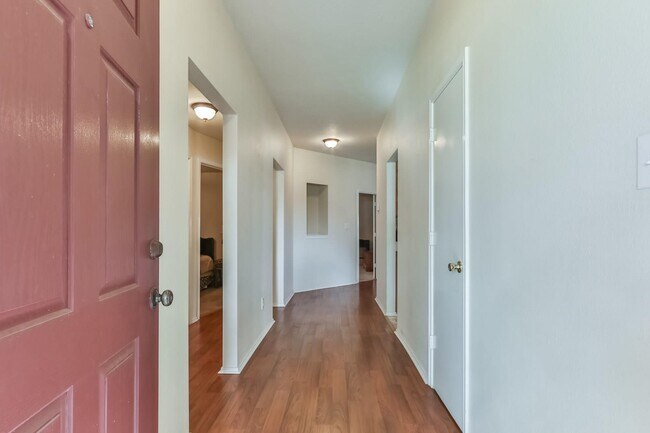 Building Photo - 9215 Dunain Park Ct