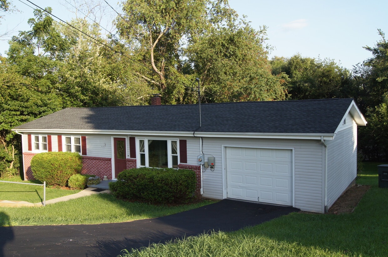 620 Cherry St, Abingdon, VA 24210 House Rental in Abingdon, VA