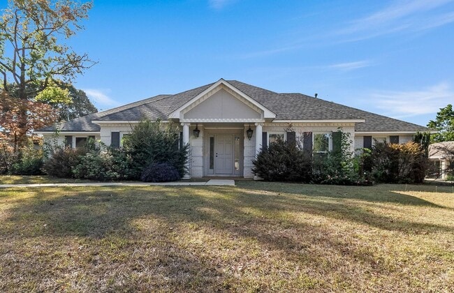 Photo - Beautiful 4 Bed 2.5 Bath Available Now! House