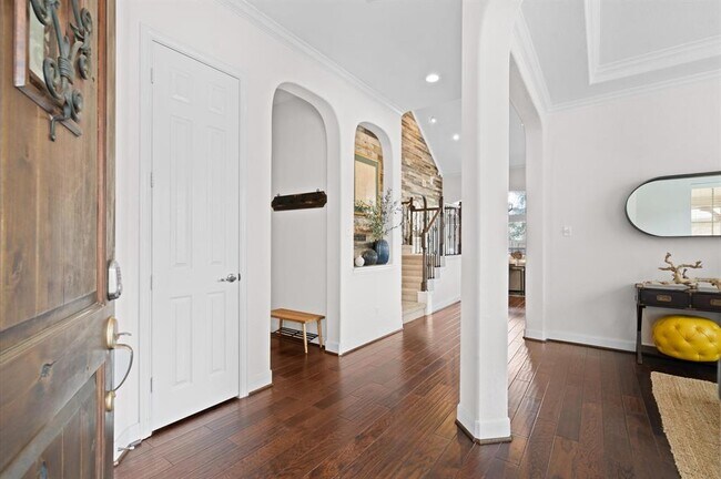 Building Photo - 31 Vershire Cir