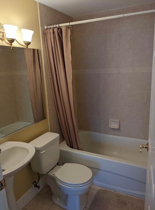 bathroom - 219 4th St N